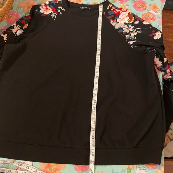 NWOT SHEIN Curve 2xl long floral sleeve top - Picture 10 of 10